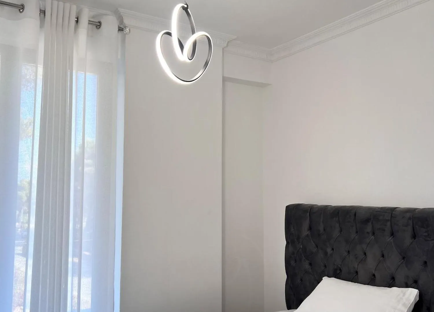 Sonely Apartament Шенджин